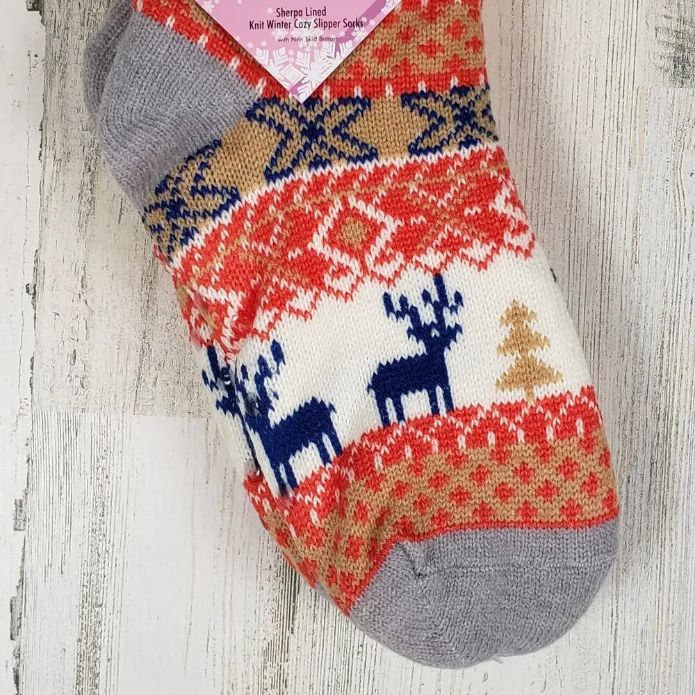 NWT Mari Clare Sherpa Lined Knit Winter Reindeer Design No-Slip Slipper Socks